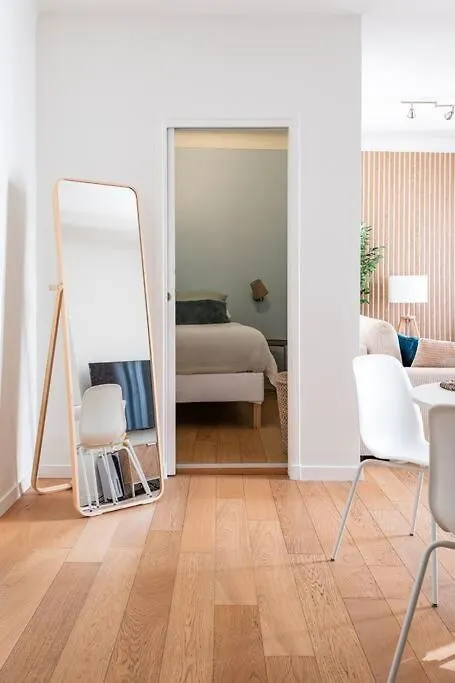 La Suite Des Expositions Paris Apartment